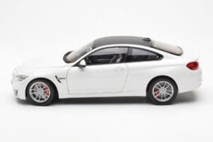 BMW M4 F82 Frozen Brilliant White Paragon 1:18 PA-97101 Diecast - image 4 of 8