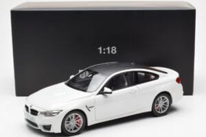 BMW M4 F82 Frozen Brilliant White Paragon 1:18 PA-97101 Diecast - image 8 of 8