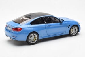 BMW M4 F82 Yas Marina Blue Paragon 1:18 PA-97102 Diecast - image 3 of 8
