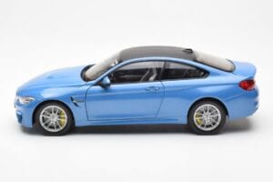 BMW M4 F82 Yas Marina Blue Paragon 1:18 PA-97102 Diecast - image 4 of 8