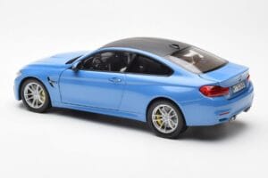BMW M4 F82 Yas Marina Blue Paragon 1:18 PA-97102 Diecast - image 7 of 8