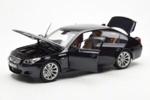 BMW M5 E60 Carbon Black Kyosho 1:18 08593BK Diecast - image 2 of 8
