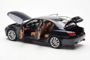 BMW M5 E60 Carbon Black Kyosho 1:18 08593BK Diecast - image 5 of 8