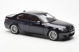 BMW M5 E60 Carbon Black Kyosho 1:18 08593BK Diecast - image 6 of 8