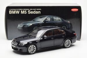 BMW M5 E60 Carbon Black Kyosho 1:18 08593BK Diecast - image 8 of 8
