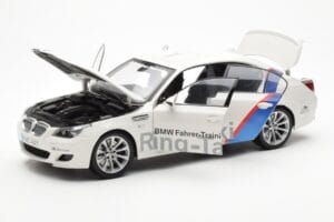 BMW M5 E60 Ring Taxi Nurburgring Kyosho 1:18 08593RT Diecast - image 2 of 8