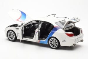 BMW M5 E60 Ring Taxi Nurburgring Kyosho 1:18 08593RT Diecast - image 5 of 8