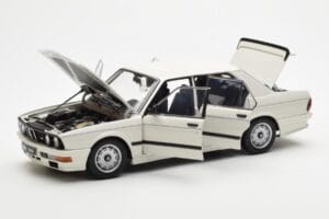 BMW M535i E28 Alpine White AUTOart 1:18 75161 Diecast - image 2 of 10