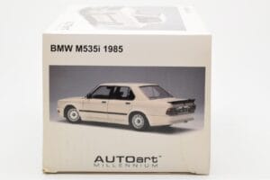BMW M535i E28 Alpine White AUTOart 1:18 75161 Diecast - image 8 of 10