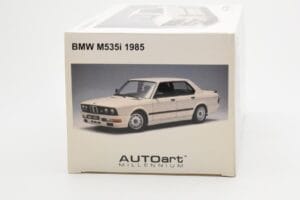 BMW M535i E28 Alpine White AUTOart 1:18 75161 Diecast - image 9 of 10