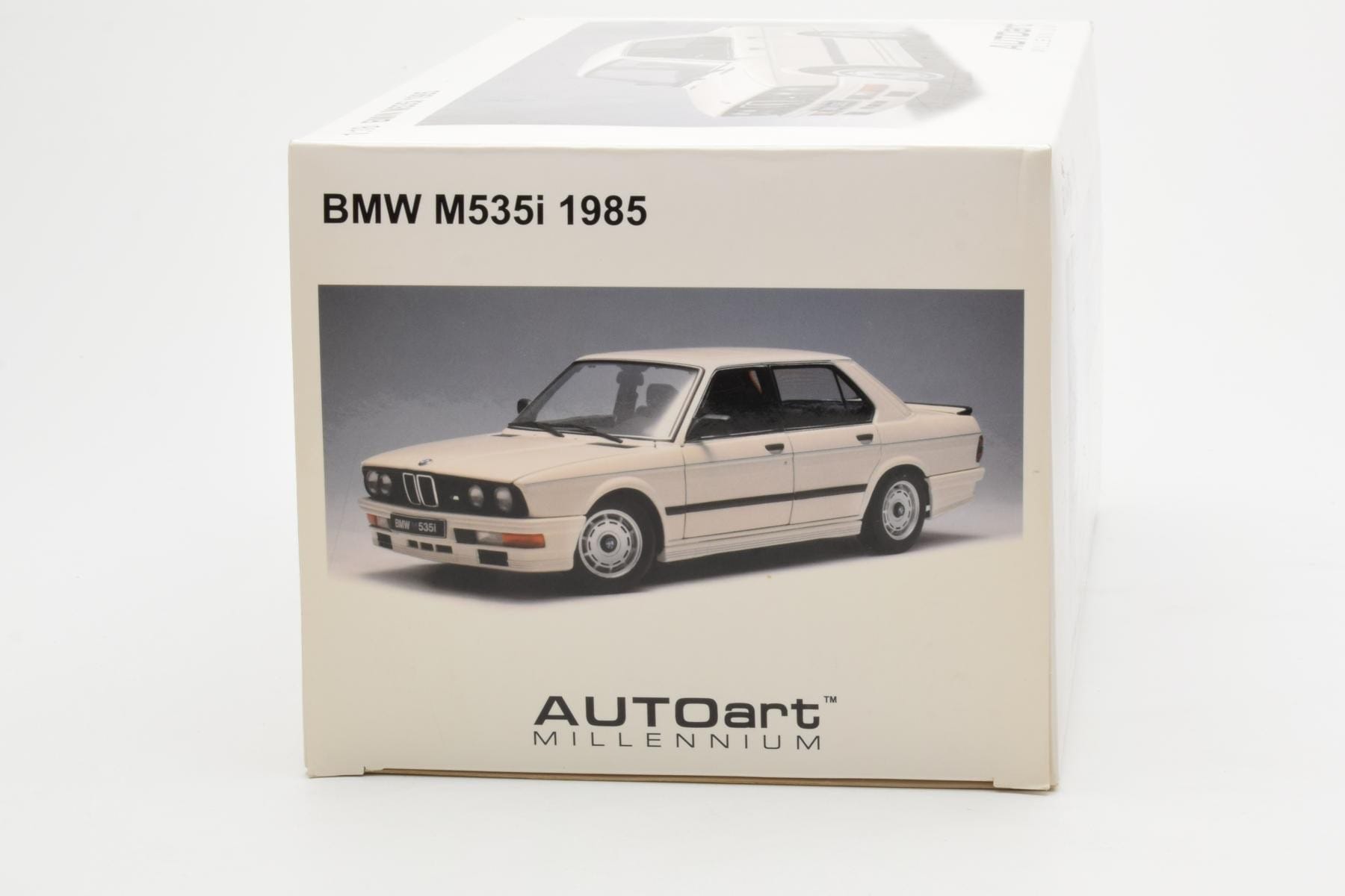 BMW M535i E28 Alpine White AUTOart 1:18