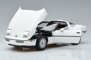 Chevrolet Corvette C4 White AUTOart 1:18 71243 Diecast - image 2 of 8