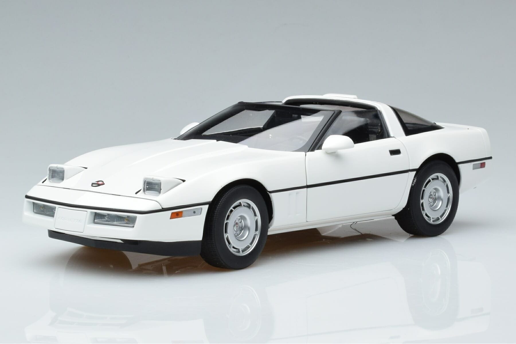 chevrolet-corvette-c4-white-