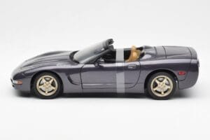 Chevrolet Corvette C5 Convertible Purple Pearl Metallic UT Models 1:18 21010 Diecast - image 3 of 6