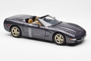 Chevrolet Corvette C5 Convertible Purple Pearl Metallic UT Models 1:18 21010 Diecast - image 4 of 6