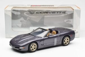 Chevrolet Corvette C5 Convertible Purple Pearl Metallic UT Models 1:18 21010 Diecast - image 6 of 6