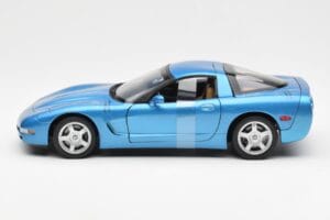 Chevrolet Corvette C5 Blue Metallic UT Models 1:18 21004 Diecast - image 3 of 6