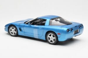 Chevrolet Corvette C5 Blue Metallic UT Models 1:18 21004 Diecast - image 5 of 6