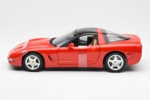 Chevrolet Corvette C5 Hardtop Red UT Models 1:18 21041 Diecast - image 3 of 6