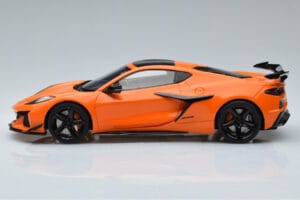 Chevrolet Corvette C8 Z06 Orange GT Spirit 1:18 GT417 Resin - image 3 of 6