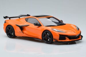 Chevrolet Corvette C8 Z06 Orange GT Spirit 1:18 GT417 Resin - image 4 of 6