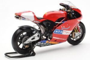 Ducati Desmosedici MotoGP Prova 2002 Minichamps 1:12 122020099 Diecast - image 3 of 4