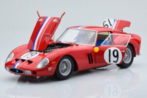 Ferrari 250 GTO #19 24 Hours of Le Mans 1962 Kyosho 1:18 08438A Diecast - image 2 of 10