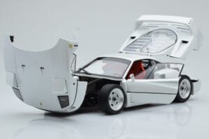 Ferrari F40 Pearl White Kyosho 1:18 08416PW-G Diecast - image 2 of 8