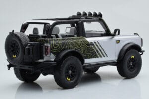 Ford Bronco RTR Iconic Silver GT Spirit 1:18 GT404 Resin - image 2 of 6