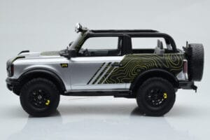 Ford Bronco RTR Iconic Silver GT Spirit 1:18 GT404 Resin - image 3 of 6