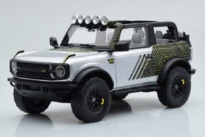 Ford Bronco RTR Iconic Silver GT Spirit 1:18 Ford Bronco RTR Iconic Silver GT Spirit 1:18 GT404 Resin