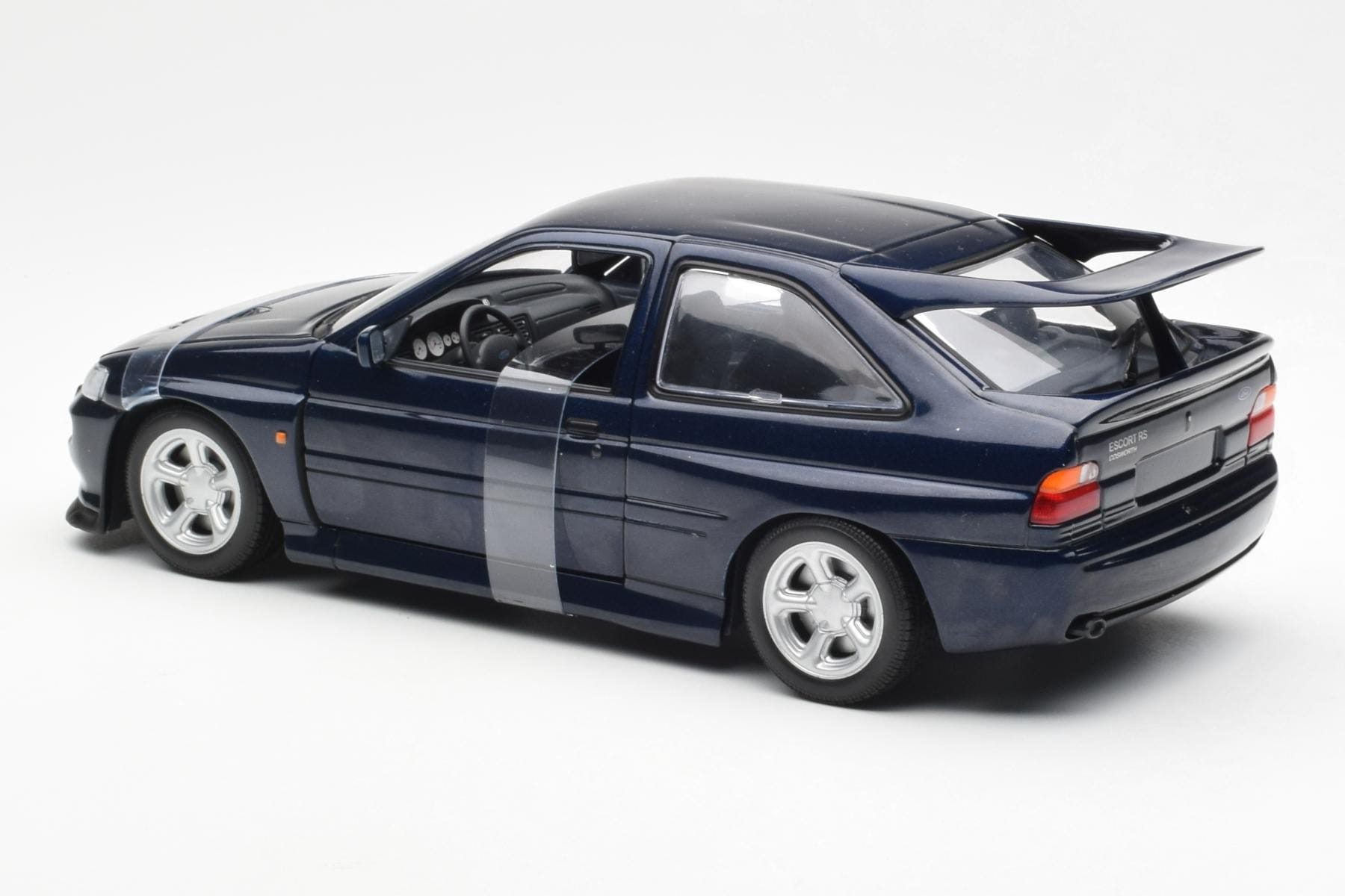 UT Models Ford Escort RS Cosworth 1:18 Blue Metallic