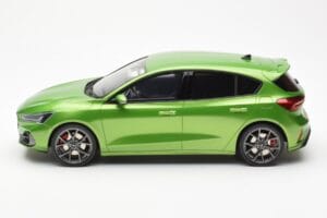 Ford Focus Mk5 ST Phase 2 Mean Green Otto 1:18 OT450 Resin - image 3 of 6