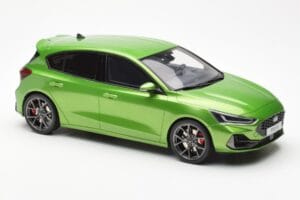 Ford Focus Mk5 ST Phase 2 Mean Green Otto 1:18 OT450 Resin - image 4 of 6