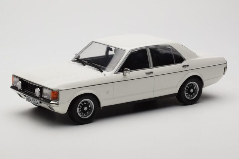 Ford Granada Mk1 White MCG 1:18 MCG18395 Diecast