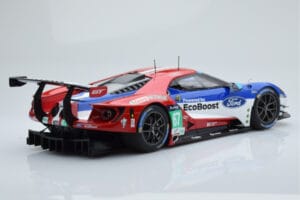 Ford GT Chip Ganassi Racing UK #67 M. Franchitti / A. Priaulx / H. Tincknell 24 Hours of Le Mans 2016 Minichamps 1:18 1551686 - image 2 of 6