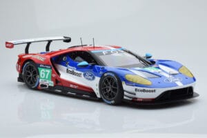 Ford GT Chip Ganassi Racing UK #67 M. Franchitti / A. Priaulx / H. Tincknell 24 Hours of Le Mans 2016 Minichamps 1:18 1551686 - image 4 of 6