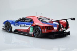 Ford GT Chip Ganassi Racing UK #67 M. Franchitti / A. Priaulx / H. Tincknell 24 Hours of Le Mans 2016 Minichamps 1:18 1551686 - image 5 of 6