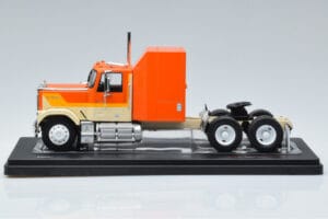 GMC General Orange IXO 1:43 TR129 Diecast - image 3 of 6