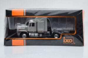 GMC General SBFA Silver IXO 1:43 TR166 Diecast - image 6 of 6