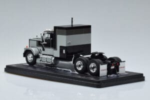 GMC General Silver Black IXO 1:43 TR117 Diecast - image 5 of 6