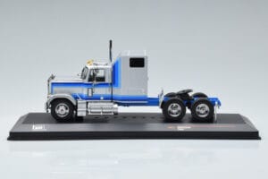 GMC General Silver IXO 1:43 TR079 Diecast - image 3 of 6