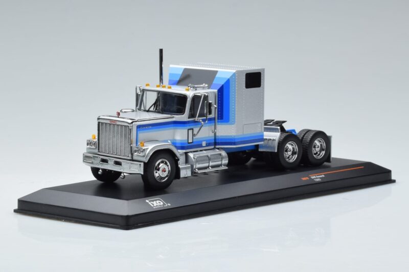 GMC General Silver IXO 1:43 TR079 Diecast