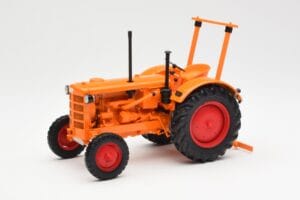 Hanomag R28 Farm Tractor Minichamps 1:18 109153072 Diecast