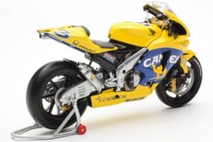 Honda RC211V Pramac Pons #3 M. Biaggi MotoGP 2003 Minichamps 1:12 122037103 Diecast - image 3 of 4