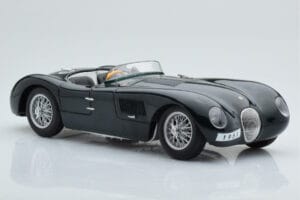 Jaguar C-Type Green AUTOart 1:18 73500 Diecast - image 6 of 8