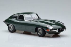 Jaguar E-Type Series 1 British Racing Green KK-Scale 1:18 KKDC180431 Diecast - image 4 of 6