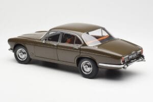 Jaguar XJ6 Series 1 4.2 Sable Brown Paragon 1:18 2011004 Diecast - image 7 of 8