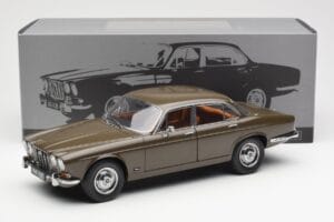 Jaguar XJ6 Series 1 4.2 Sable Brown Paragon 1:18 2011004 Diecast - image 8 of 8