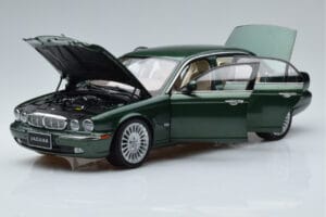 Jaguar XJ6 X350 Racing Green Almost Real 1:18 810502 Diecast - image 2 of 13